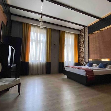 Safari Royal Apartment Oradea Extérieur photo